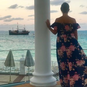 Completely gorgeous and so romantic maxi dress